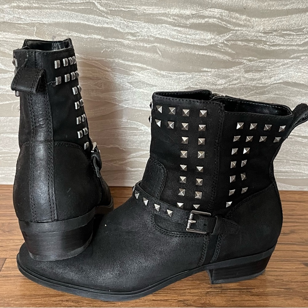 Lauren Ralph Lauren booties 🥾 - Picture 4 of 11